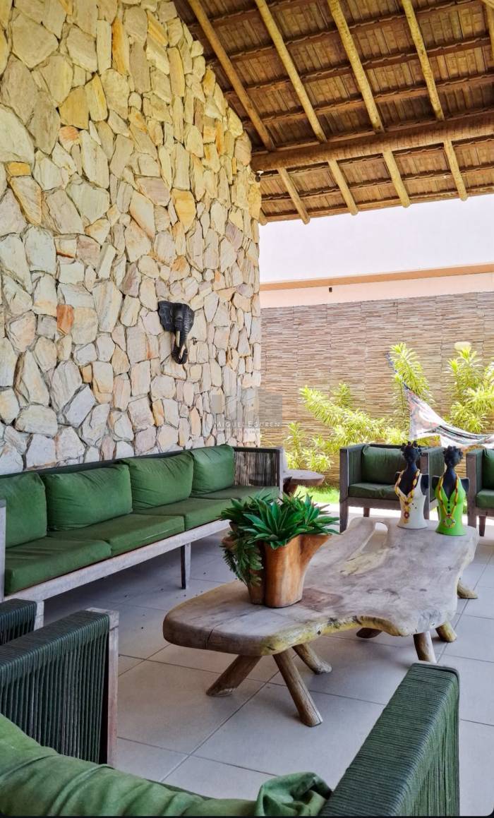 CASA BEIRA MAR - SERRAMBI - 550M²