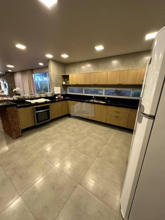 CASA BEIRA MAR - SERRAMBI - 550M²