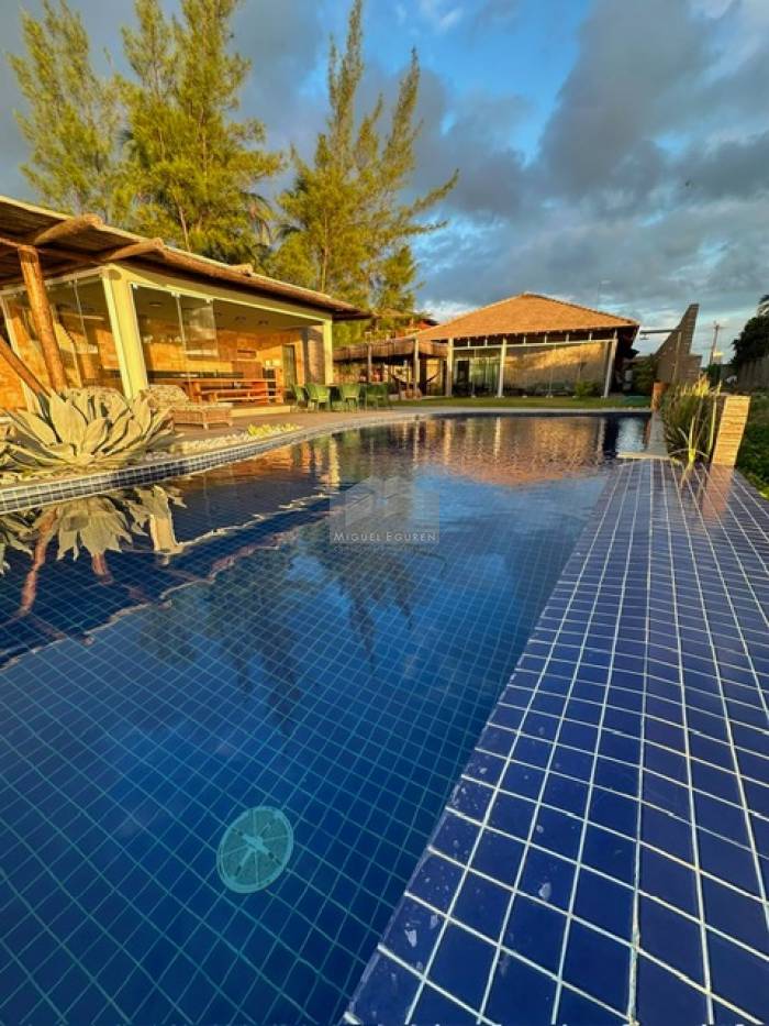 CASA BEIRA MAR - SERRAMBI - 550M²