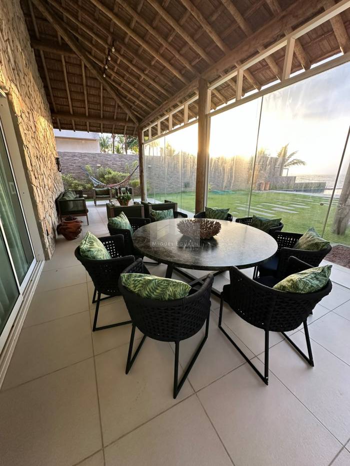 CASA BEIRA MAR - SERRAMBI - 550M²