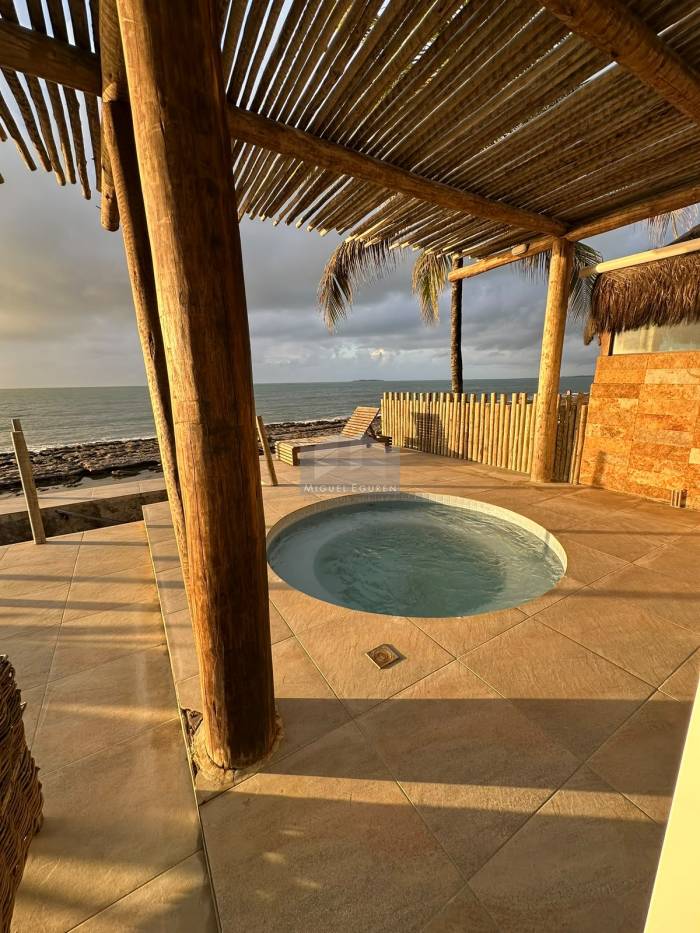 CASA BEIRA MAR - SERRAMBI - 550M²