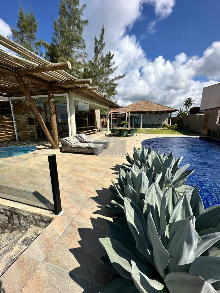 CASA BEIRA MAR - SERRAMBI - 550M²